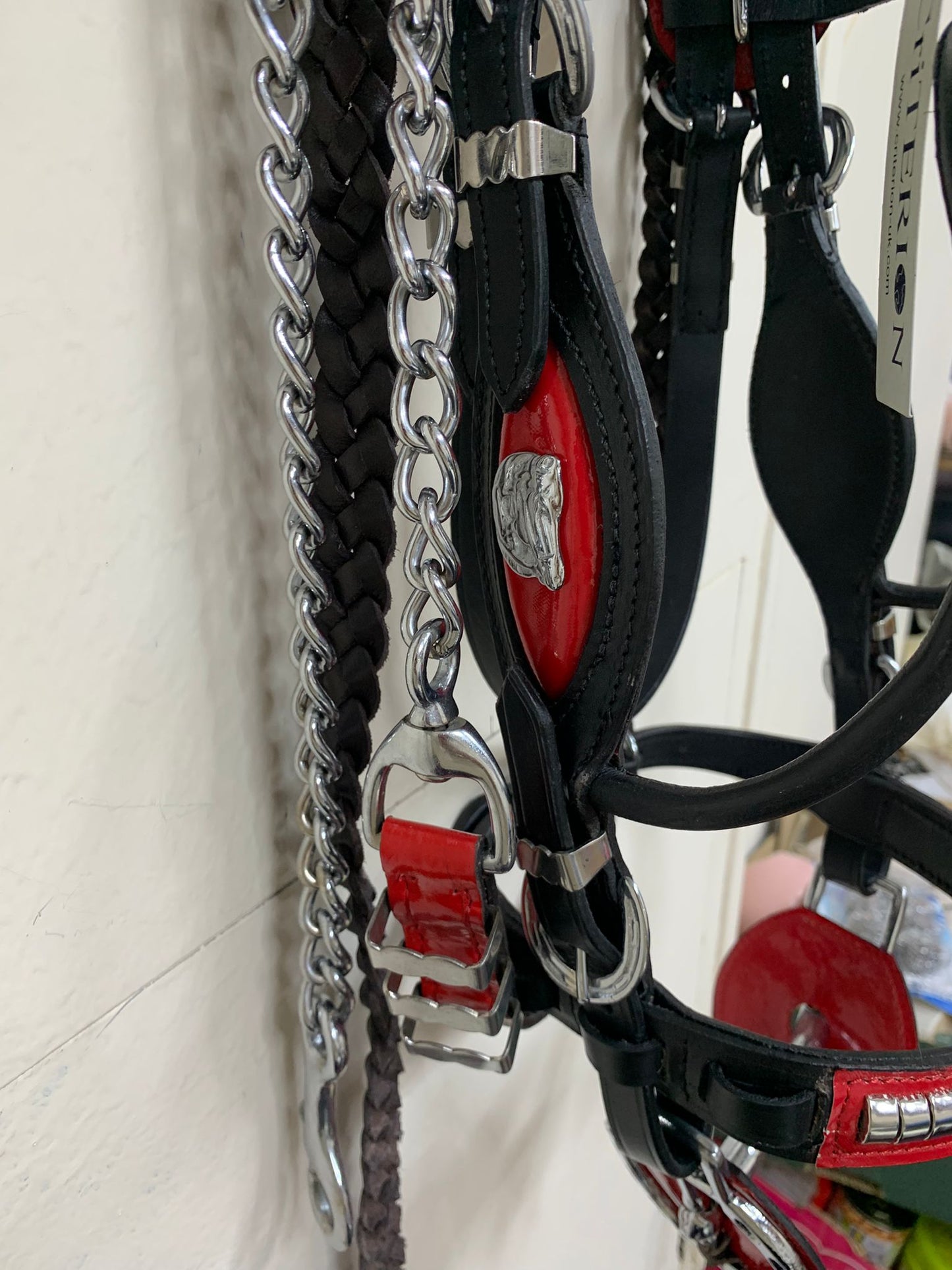 Heavy Show Bridle with Brass Clinchers, Bit & Matching Braided Lead – Black with Red Padding